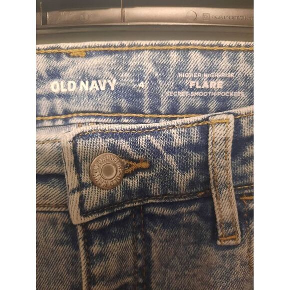 Old Navy Vintage Wash Flare Jeans Size 4 - Picture 2 of 4
